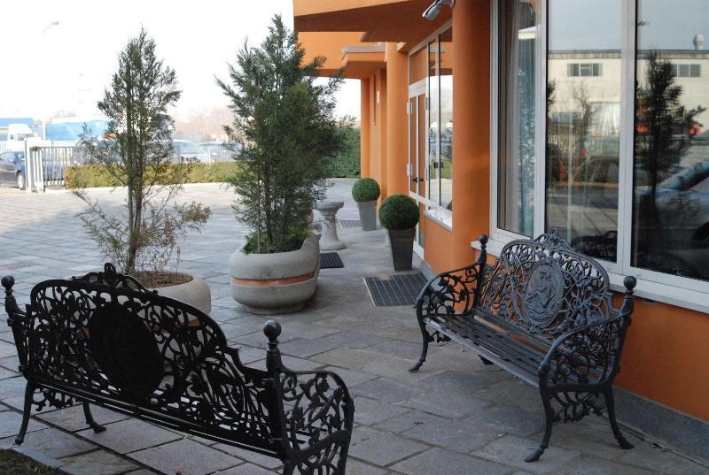 Hotel Verdina Volpiano Zewnętrze zdjęcie